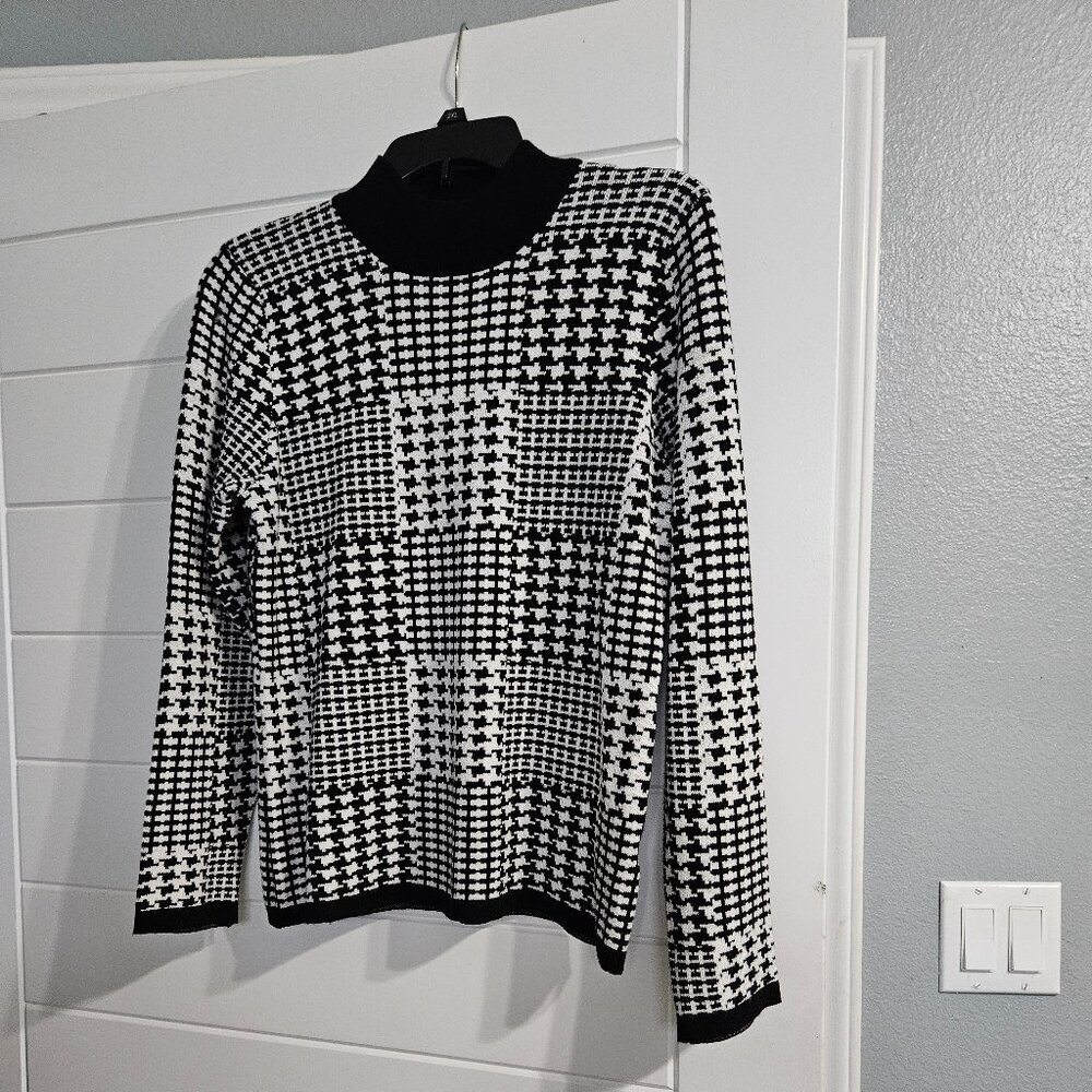 Joseph A. Women's Medium Black & Ivory Mock Neck Sweater